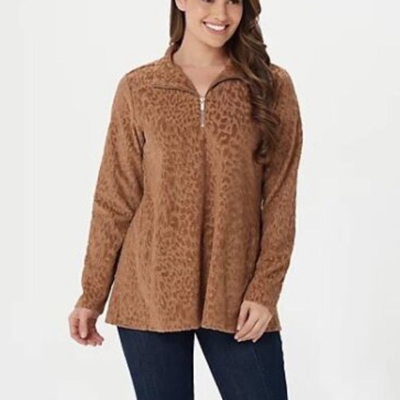 Susan Graver Tops - Susan Graver weekender burn out pullover size medium